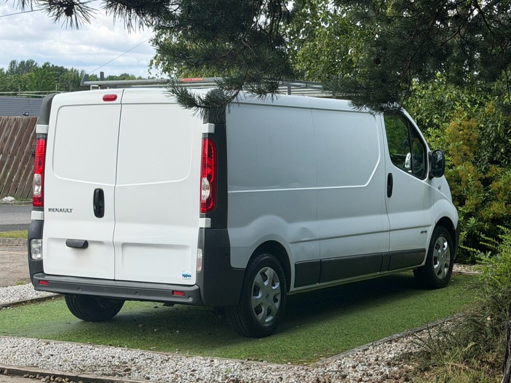 USED 2013 13 RENAULT TRAFIC 2.0 dCi LL29 Panel Van 3dr Diesel Manual L3 H1 (198 g/km, 115 bhp) SAT NAV, LOW MILES, 2 KEYS