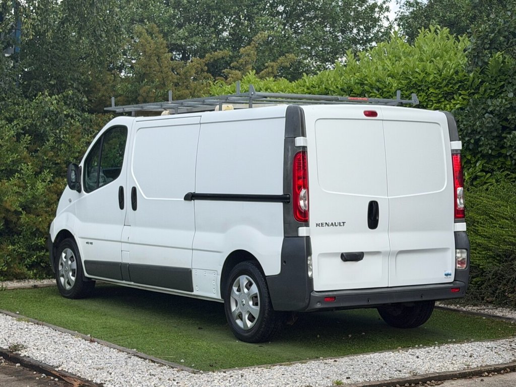 USED 2013 13 RENAULT TRAFIC 2.0 dCi LL29 Panel Van 3dr Diesel Manual L3 H1 (198 g/km, 115 bhp) SAT NAV, LOW MILES, 2 KEYS