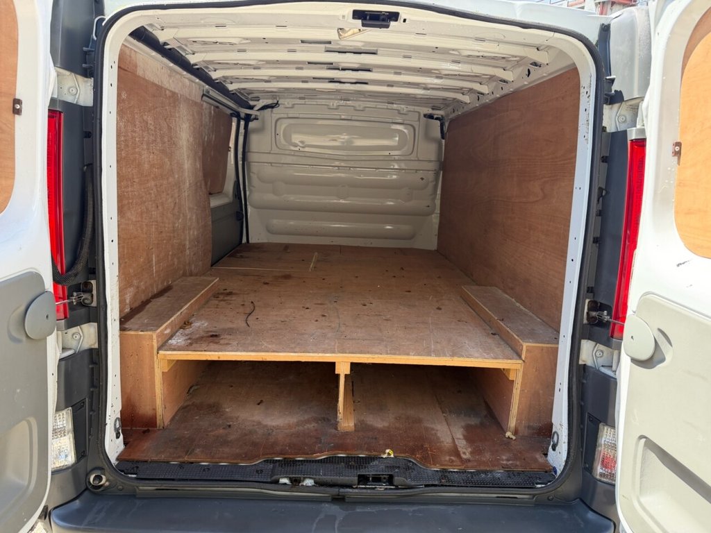 USED 2013 13 RENAULT TRAFIC 2.0 dCi LL29 Panel Van 3dr Diesel Manual L3 H1 (198 g/km, 115 bhp) SAT NAV, LOW MILES, 2 KEYS