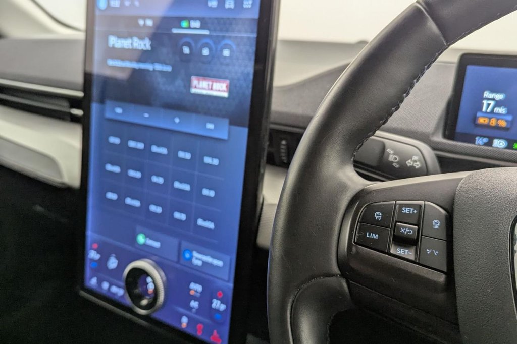 USED 2022 71 FORD MUSTANG MACH-E Standard Range 70kWh SUV 5dr Electric Automatic (269 ps) Car Play, Heated Screen,Camera