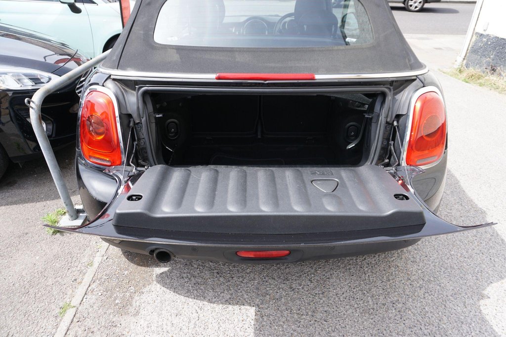 USED 2017 67 MINI CONVERTIBLE 1.5 Cooper Auto Euro 6 (s/s) 2dr AUTOMATIC