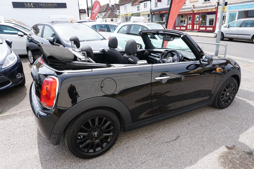 USED 2017 67 MINI CONVERTIBLE 1.5 Cooper Auto Euro 6 (s/s) 2dr AUTOMATIC