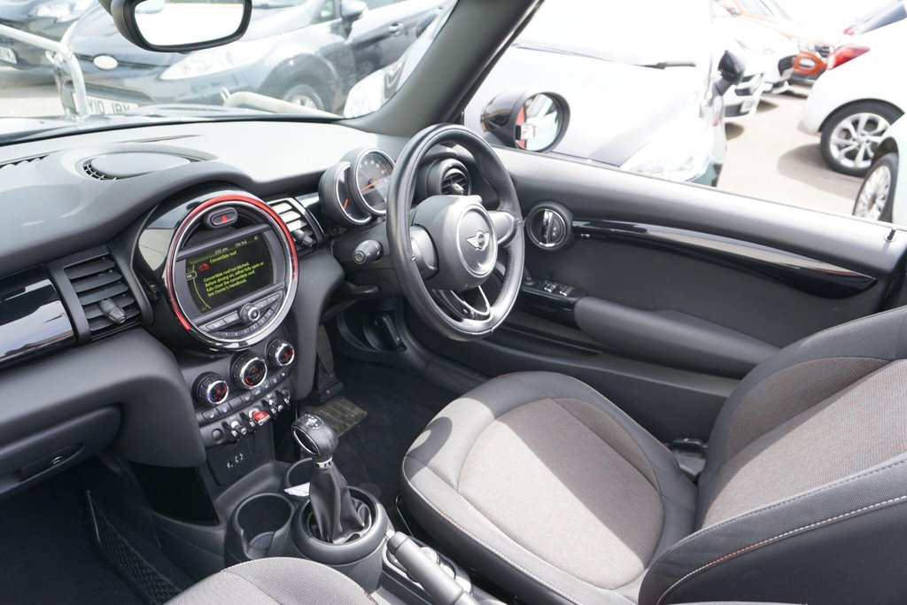 USED 2017 67 MINI CONVERTIBLE 1.5 Cooper Auto Euro 6 (s/s) 2dr AUTOMATIC