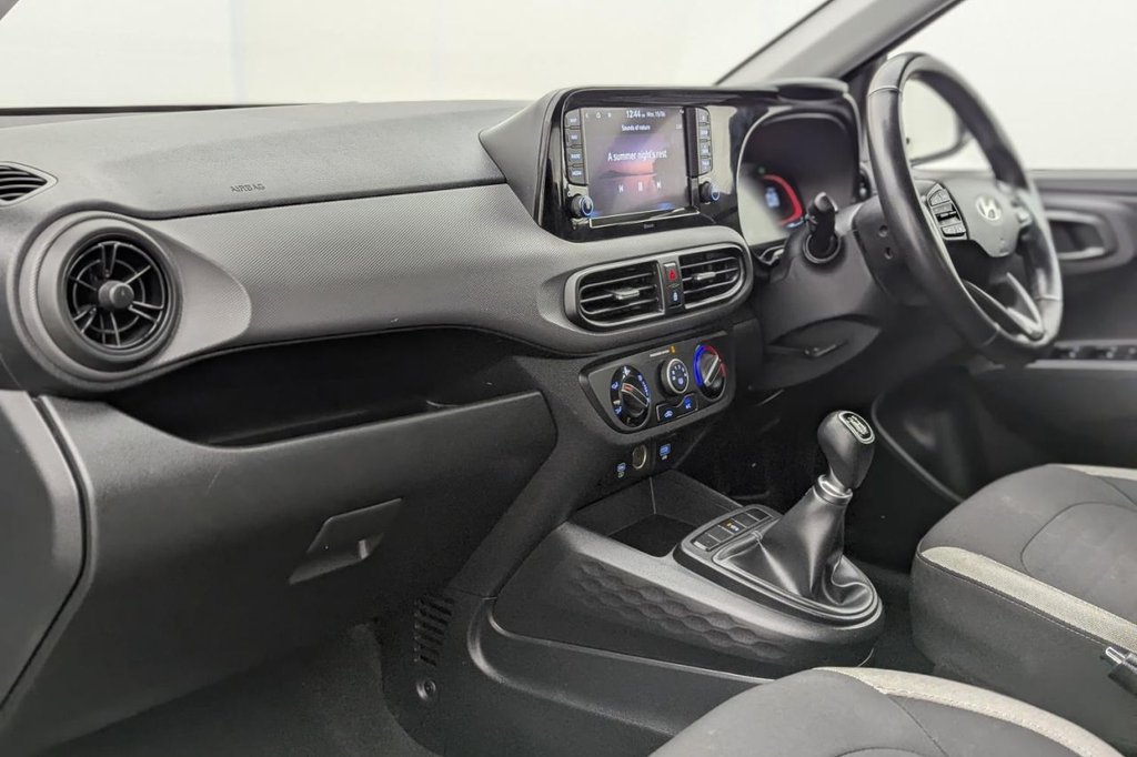 USED 2025 25 HYUNDAI I10 1.0 Advance Hatchback 5dr Petrol Manual Euro 6 (s/s) (63 ps) Car Play, Sat Nav, Cruise
