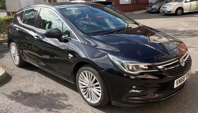 View our Vauxhall Astra 1.6i Turbo GPF Elite Nav Euro 6 (s/s) 5dr