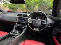 USED 2017 17 JAGUAR XE 2.0d R-Sport Saloon 4dr Diesel Auto Euro 6 (s/s) (180 ps) Red interior| Euro 6 | R-Sport