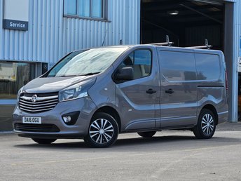 2016 VAUXHALL VIVARO