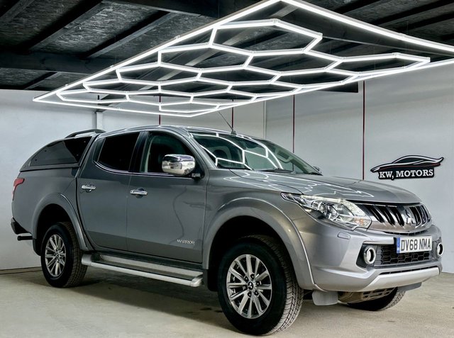 View our Mitsubishi L200 2.4 DI-D DC Warrior Pickup Double Cab 4dr Diesel Manual 4WD Euro 6 (178 ps)