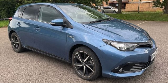 View our Toyota Auris 1.8 VVT-h Design Hatchback 5dr Petrol Hybrid CVT Euro 6 (s/s) (136 ps)