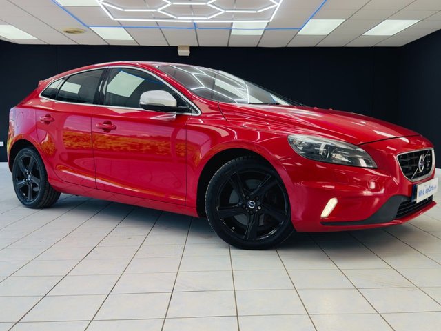 View our Volvo V40 2.0 D4 R-Design Lux Nav Hatchback 5dr Diesel Manual Euro 6 (s/s) (190 ps)