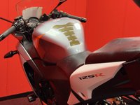 USED 2011 11 HONDA CBR125R TRADE BIKES AT TRADE PRICES SHAD TOP BOX