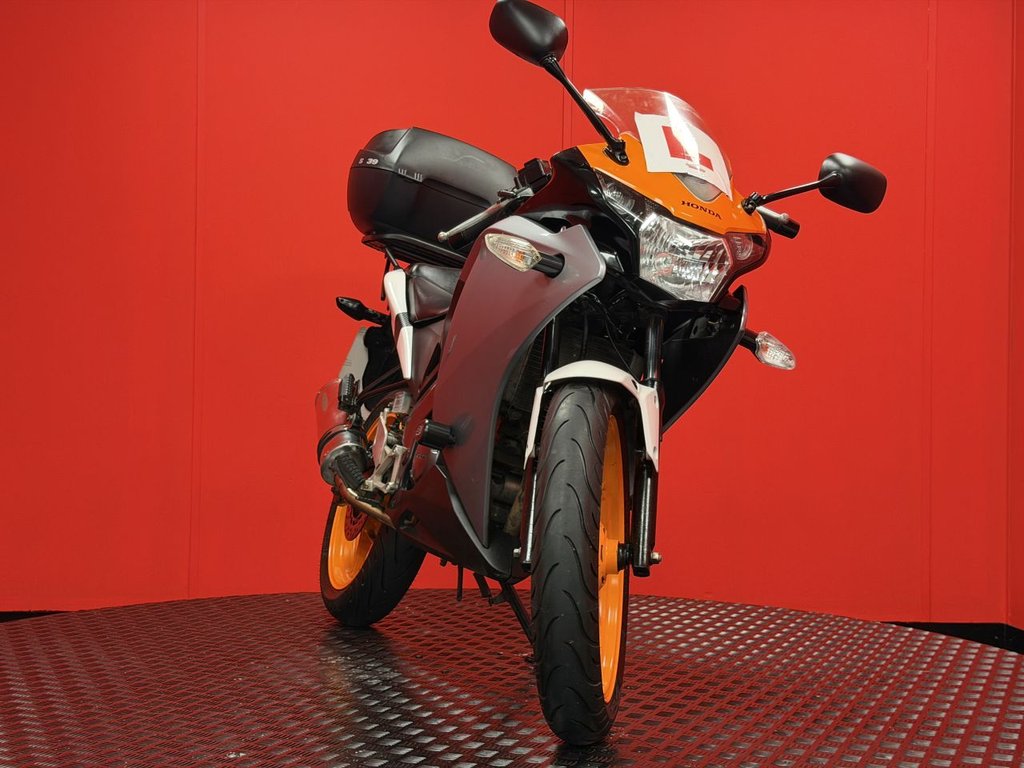 USED 2011 11 HONDA CBR125R TRADE BIKES AT TRADE PRICES SHAD TOP BOX