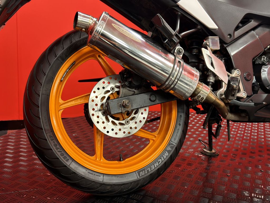 USED 2011 11 HONDA CBR125R TRADE BIKES AT TRADE PRICES SHAD TOP BOX