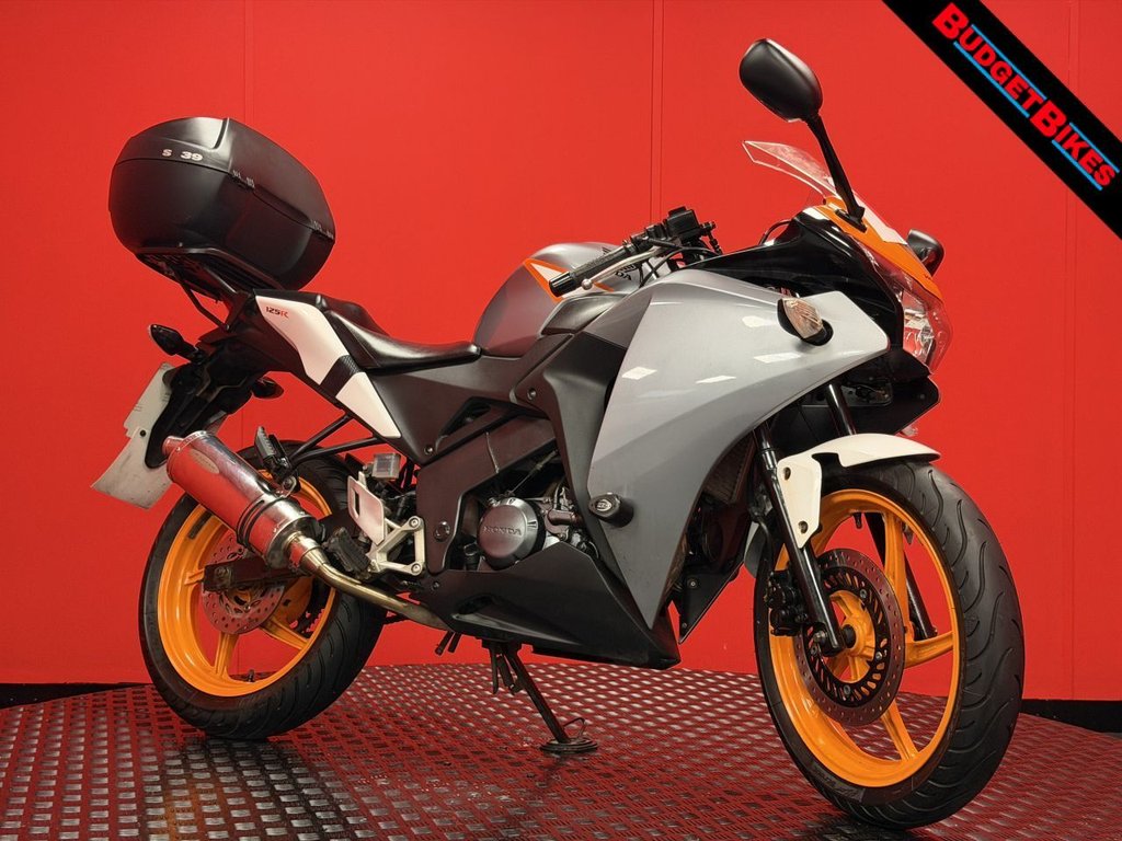 USED 2011 11 HONDA CBR125R TRADE BIKES AT TRADE PRICES SHAD TOP BOX