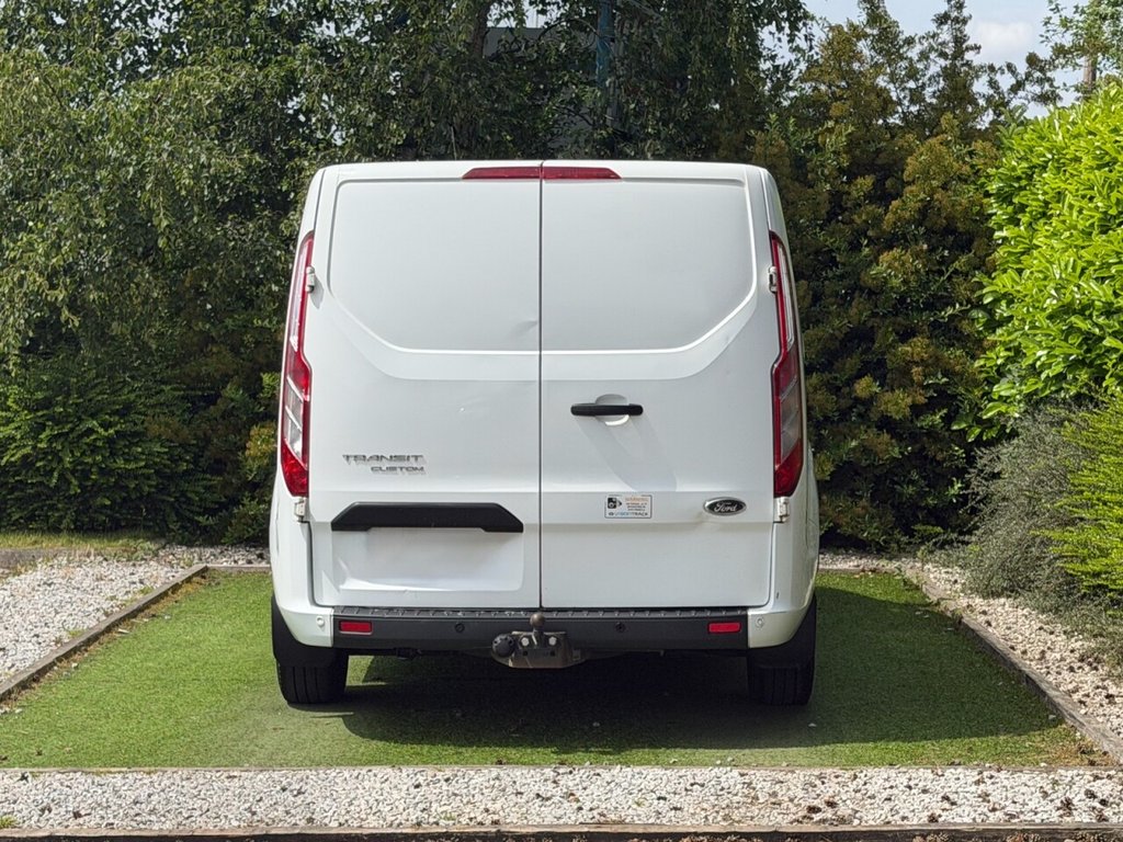 USED 2022 22 FORD TRANSIT CUSTOM 2.0 300 EcoBlue Trend Panel Van 5dr Diesel Manual L1 H1 Euro 6 (s/s) (130 ps) AIRCON, CARPLAY, TOWBAR