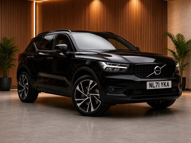 2021 VOLVO XC40