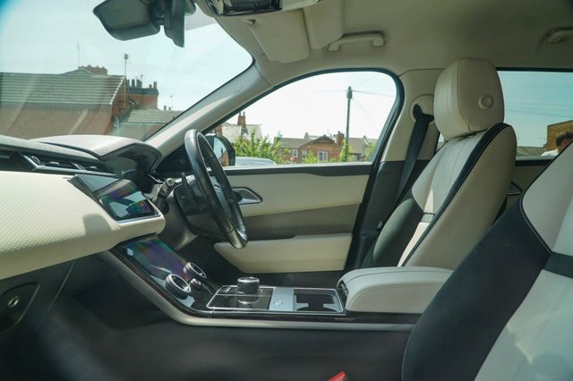 View our LAND ROVER RANGE ROVER VELAR