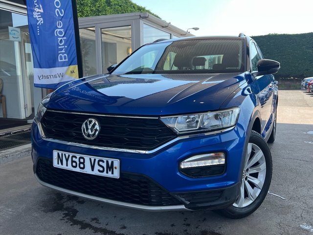 View our VOLKSWAGEN T-ROC