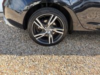 USED 2019 19 VOLVO V40 2.0 T2 R-Design Edition Hatchback 5dr Petrol Manual Euro 6 (s/s) (122 ps) 