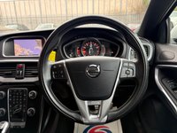 USED 2019 19 VOLVO V40 2.0 T2 R-Design Edition Hatchback 5dr Petrol Manual Euro 6 (s/s) (122 ps) 