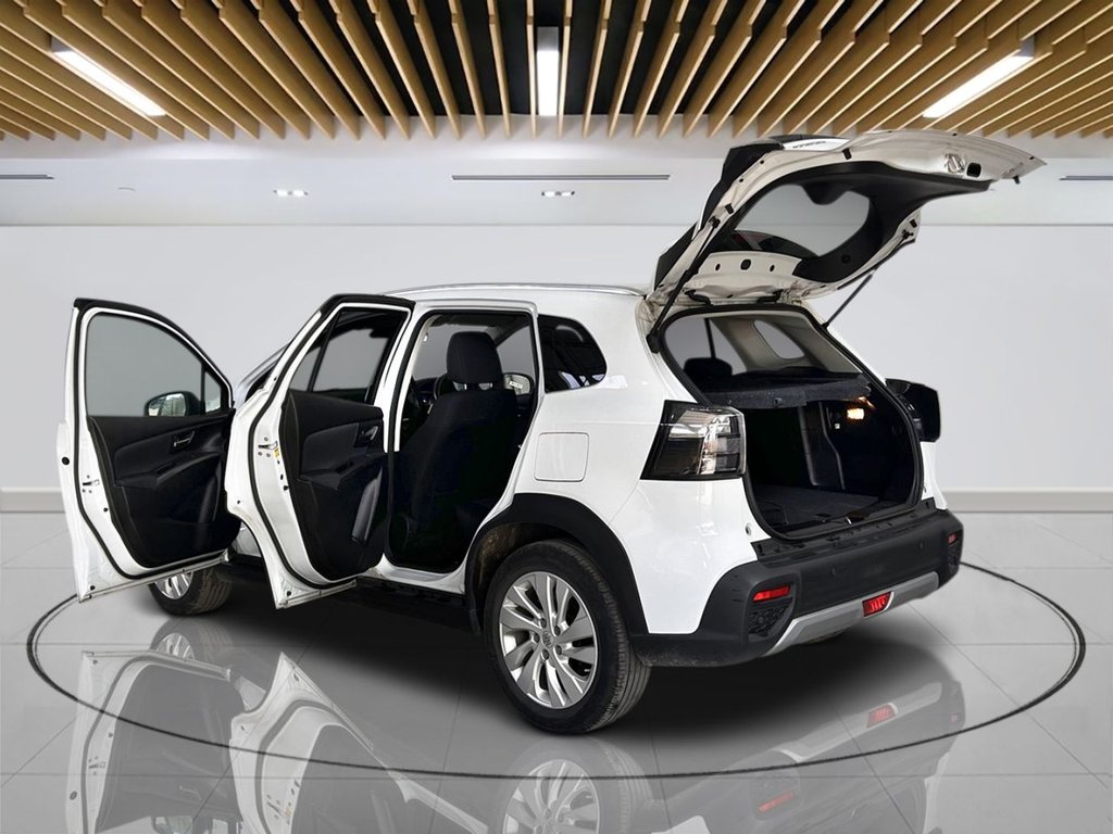 2023 Suzuki S-Cross — image 9