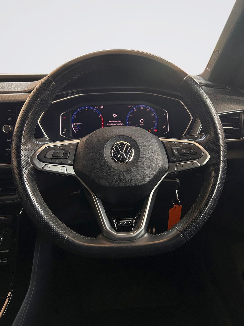 2019 Volkswagen T-Cross — image 9