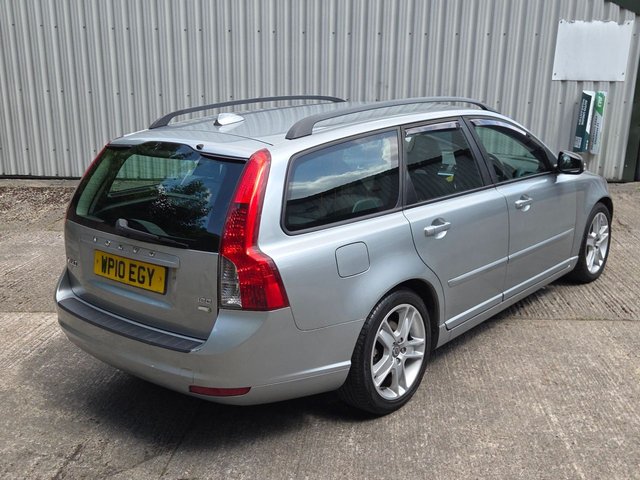 View our VOLVO V50