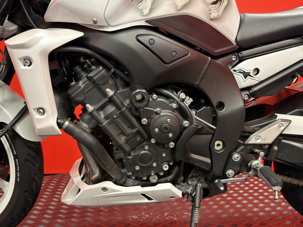 USED 2010 10 YAMAHA FZ 1 N TRADE BIKES AT TRADE PRICES CUSTOM AIR BRUSH PAINT