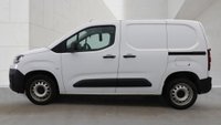USED 2023 23 CITROEN BERLINGO White 1.5 BlueHDi Enterprise Edition M van, 46,900 miles, Euro 6, 8in Touchscreen, CarPlay/Android Auto, A/C, Cruise, Rear sensors. Plus VAT @ 20%! This 2023 Citroen Berlingo offers excellent peace of mind with its MOT valid until March 2027. This Enterprise Edition M SWB model is powered by an efficient 1.5 litre BlueHDi diesel engine, meeting Euro 6 emission standards. It comes equipped with rear parking sensors to assist with manoeuvring, and an 8 inch colour touchscreen featuring Citroen Connect DAB Radio, Bluetooth handsfree, and a USB socket. For your convenience, it also includes height adjustable halogen headlights that can switch o