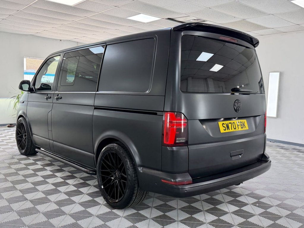 USED 2020 70 VOLKSWAGEN TRANSPORTER 2.0 BiTDI T32 Highline Kombi Double Cab 5dr Diesel DSG FWD SWB Euro 6 (s/s) (204 ps) 