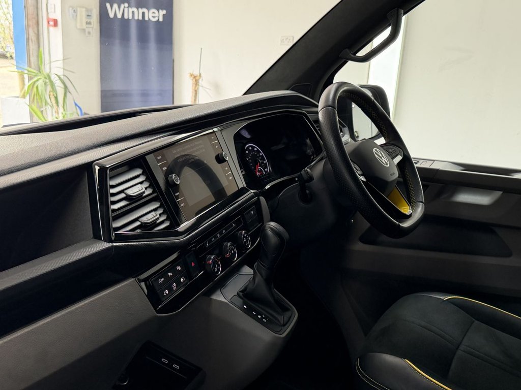 USED 2020 70 VOLKSWAGEN TRANSPORTER 2.0 BiTDI T32 Highline Kombi Double Cab 5dr Diesel DSG FWD SWB Euro 6 (s/s) (204 ps) 