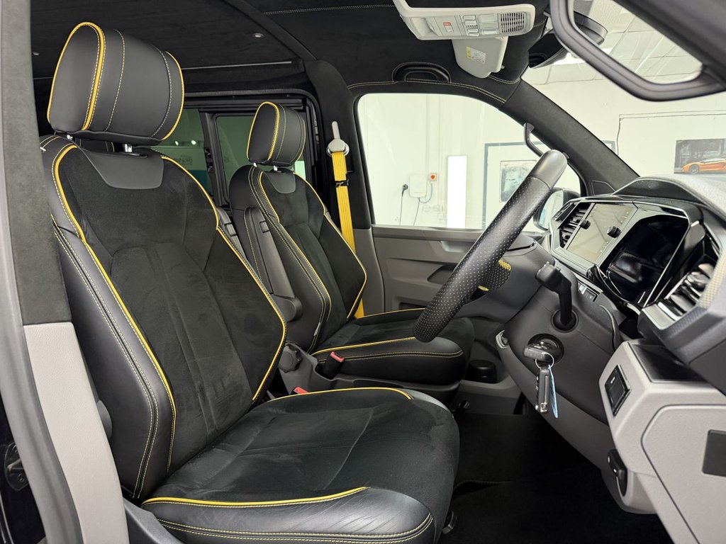 USED 2020 70 VOLKSWAGEN TRANSPORTER 2.0 BiTDI T32 Highline Kombi Double Cab 5dr Diesel DSG FWD SWB Euro 6 (s/s) (204 ps) 