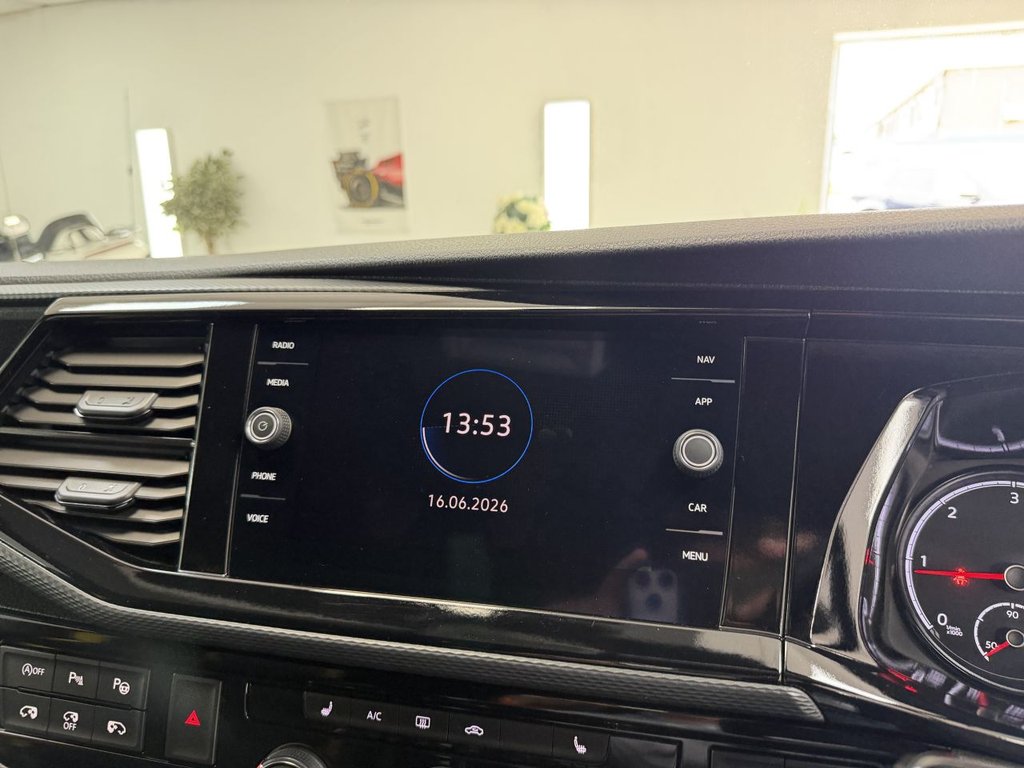 USED 2020 70 VOLKSWAGEN TRANSPORTER 2.0 BiTDI T32 Highline Kombi Double Cab 5dr Diesel DSG FWD SWB Euro 6 (s/s) (204 ps) 