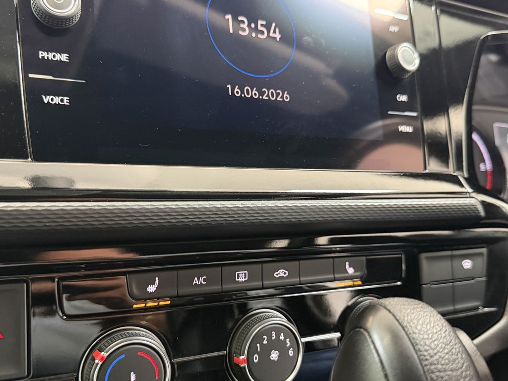 USED 2020 70 VOLKSWAGEN TRANSPORTER 2.0 BiTDI T32 Highline Kombi Double Cab 5dr Diesel DSG FWD SWB Euro 6 (s/s) (204 ps) 
