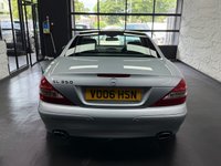 USED 2006 06 MERCEDES-BENZ SL 3.5 SL350 Convertible 2dr Petrol 7G-Tronic (246 g/km, 272 bhp) Immaculate car - Sat nav