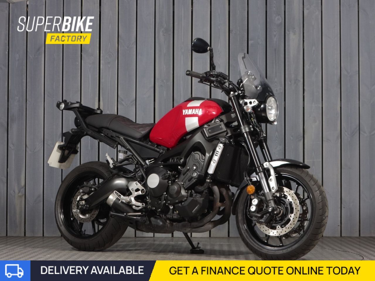 YAMAHA XSR900