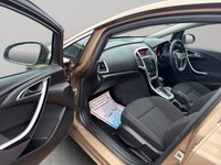 USED 2014 14 VAUXHALL ASTRA 1.6 16v SRi Hatchback 5dr Petrol Auto Euro 5 (115 ps) 