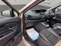 USED 2015 15 RENAULT SCENIC 1.5 dCi Dynamique Nav MPV 5dr Diesel Manual Euro 6 (s/s) (110 ps) 
