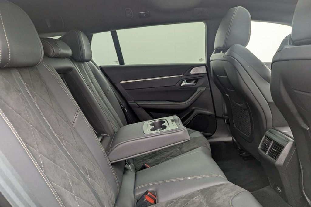 USED 2022 22 PEUGEOT 508 SW 1.6 11.8kWh GT Premium Estate 5dr Petrol Plug-in Hybrid e-EAT Euro 6 (s/s) (225 ps) Car Play, Sun Roof, Camera