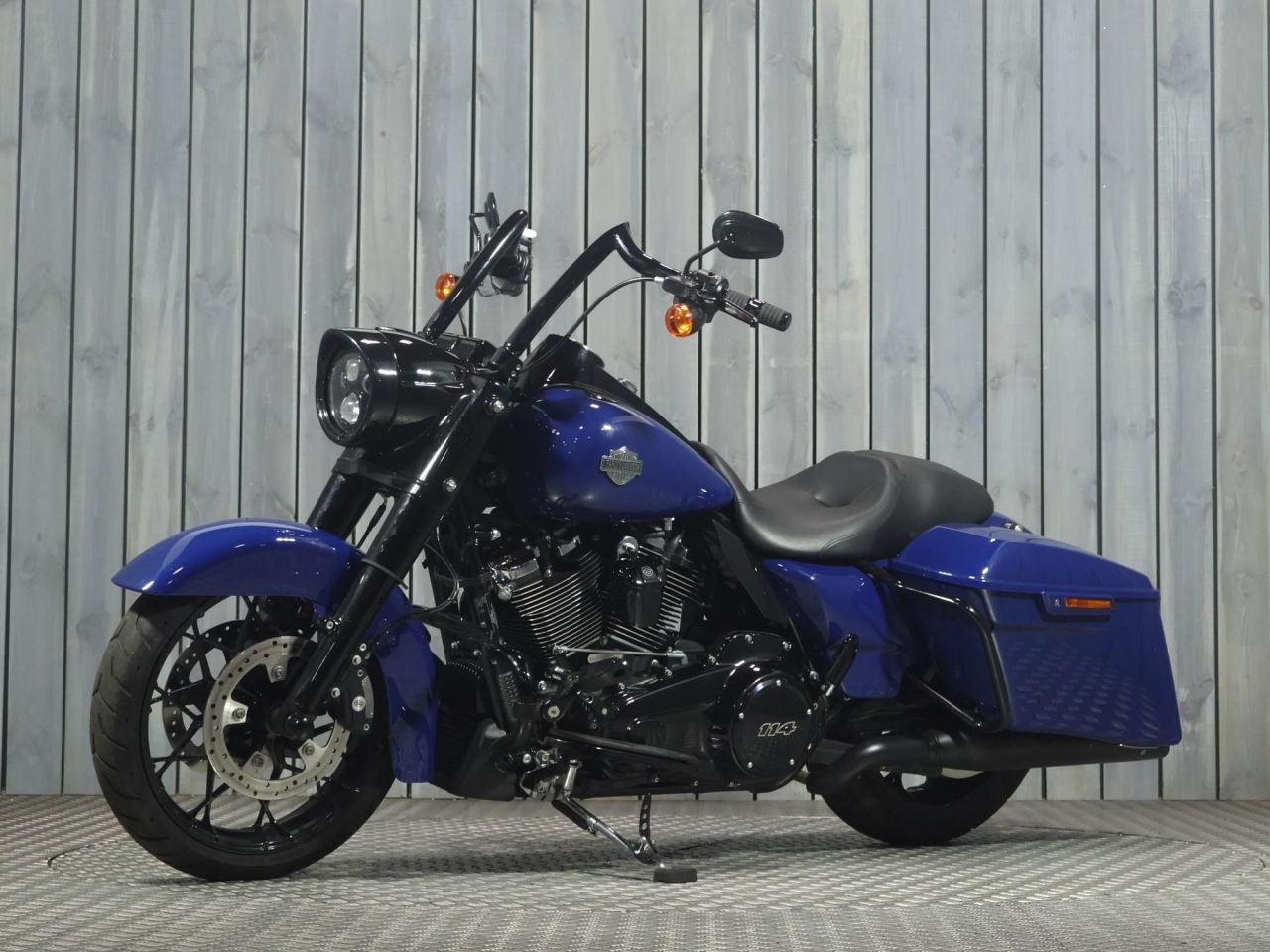 HARLEY-DAVIDSON TOURING