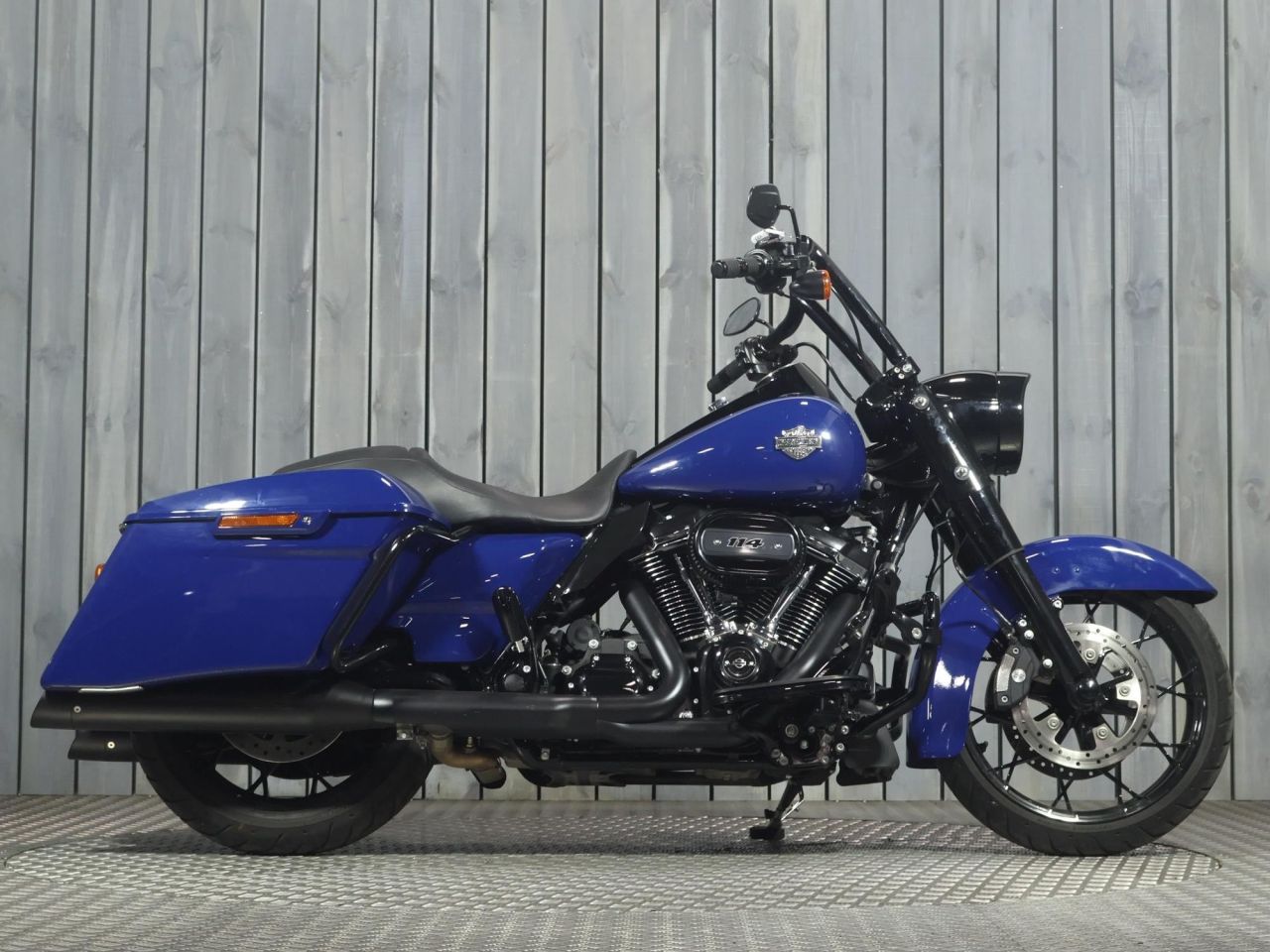 HARLEY-DAVIDSON TOURING