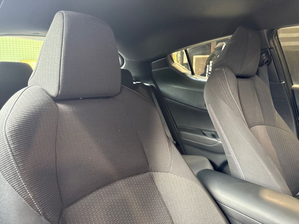 USED 2018 67 TOYOTA C-HR 1.2 VVT-i Icon SUV 5dr Petrol Manual Euro 6 (s/s) (115 ps) 6 MONTH WARRANTY|DUAL ZONE
