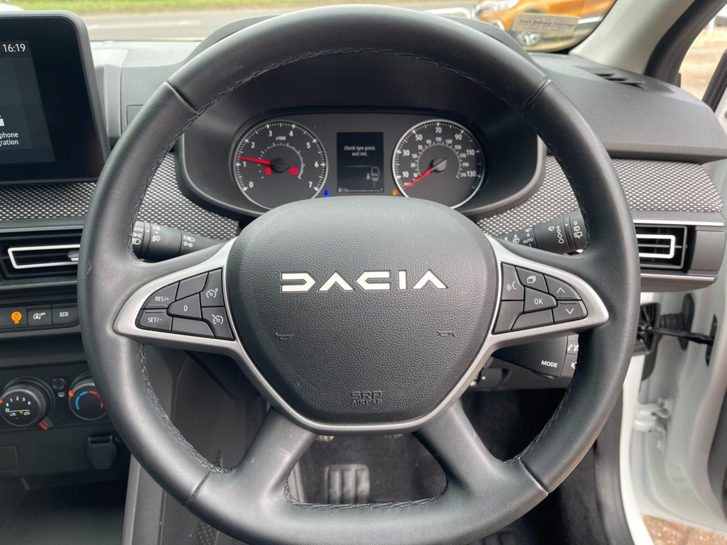 USED 2024 24 DACIA SANDERO 1.0 TCe Expression Hatchback 5dr Petrol Manual Euro 6 (s/s) (90 ps) 