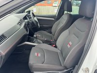 USED 2018 68 SEAT ARONA 1.0 TSI GPF FR SUV 5dr Petrol DSG Euro 6 (s/s) (115 ps) AUTO -- FULL SERVICE HISTORY -- SAT NAV -- CRUISE -- PARKING SENSORS
