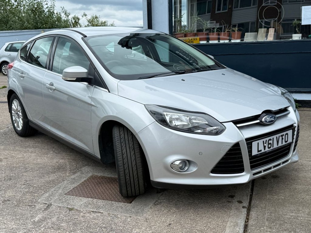 USED 2012 61 FORD FOCUS 1.6 Titanium Hatchback 5dr Petrol Manual Euro 5 (125 ps) FULL HISTORY+PHONE+SENSO+CRUIS