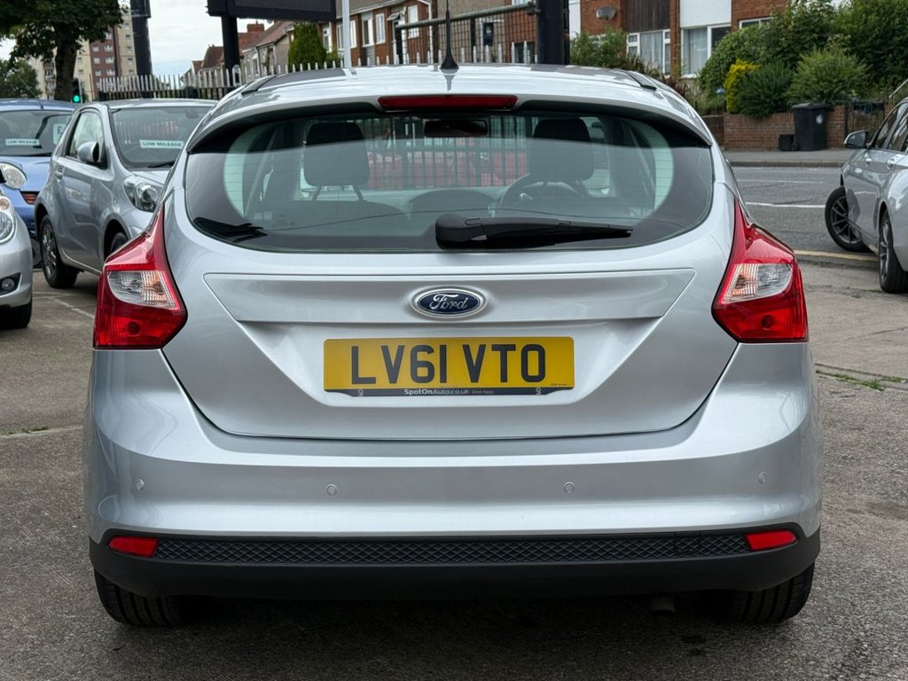 USED 2012 61 FORD FOCUS 1.6 Titanium Hatchback 5dr Petrol Manual Euro 5 (125 ps) FULL HISTORY+PHONE+SENSO+CRUIS