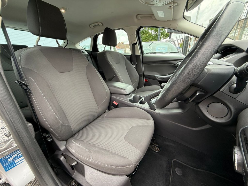 USED 2012 61 FORD FOCUS 1.6 Titanium Hatchback 5dr Petrol Manual Euro 5 (125 ps) FULL HISTORY+PHONE+SENSO+CRUIS