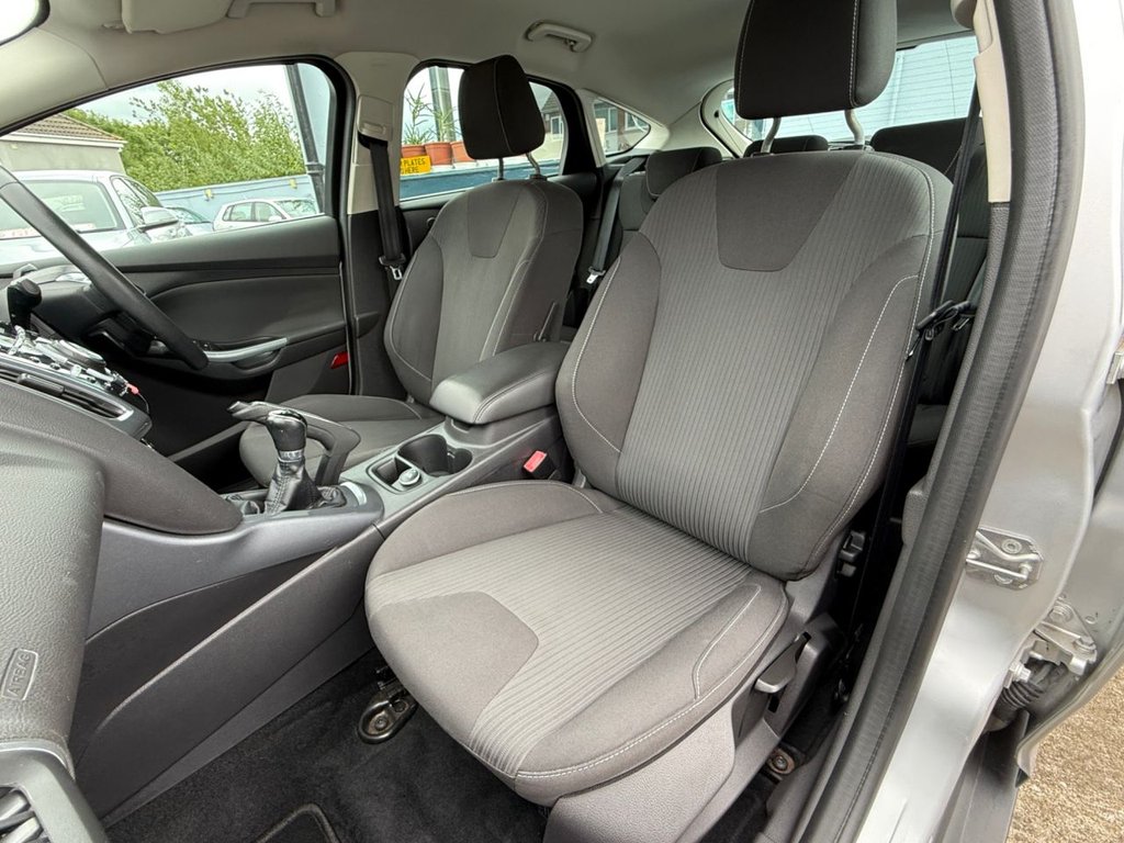 USED 2012 61 FORD FOCUS 1.6 Titanium Hatchback 5dr Petrol Manual Euro 5 (125 ps) FULL HISTORY+PHONE+SENSO+CRUIS