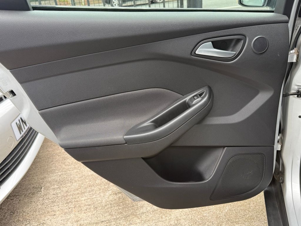 USED 2012 61 FORD FOCUS 1.6 Titanium Hatchback 5dr Petrol Manual Euro 5 (125 ps) FULL HISTORY+PHONE+SENSO+CRUIS