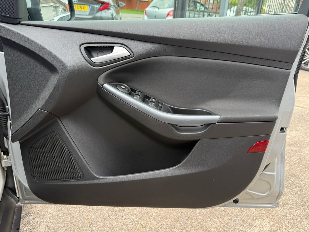 USED 2012 61 FORD FOCUS 1.6 Titanium Hatchback 5dr Petrol Manual Euro 5 (125 ps) FULL HISTORY+PHONE+SENSO+CRUIS